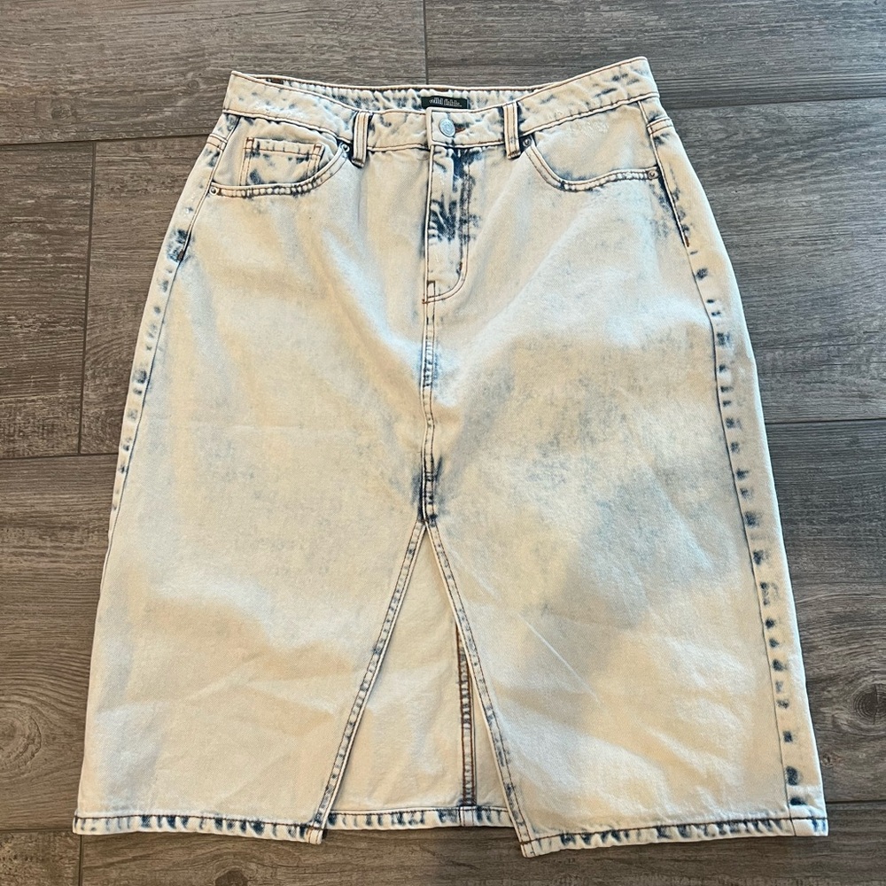 Whitewash denim skirt size 12 stretch material